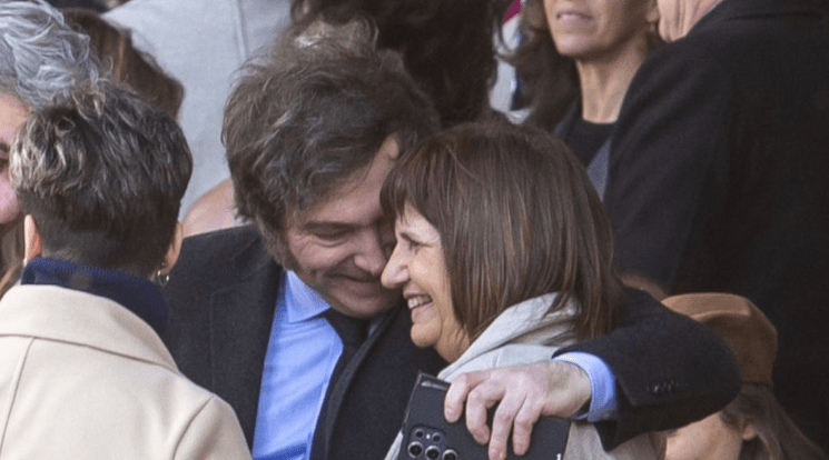 Bullrich pidió a los argentinos defender con el voto el esfuerzo que permitió poner al país de&nbsp;pie