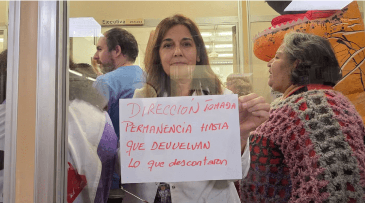 Militantes de izquierda y gremios tomaron la dirección médica del Hospital&nbsp;Garrahan