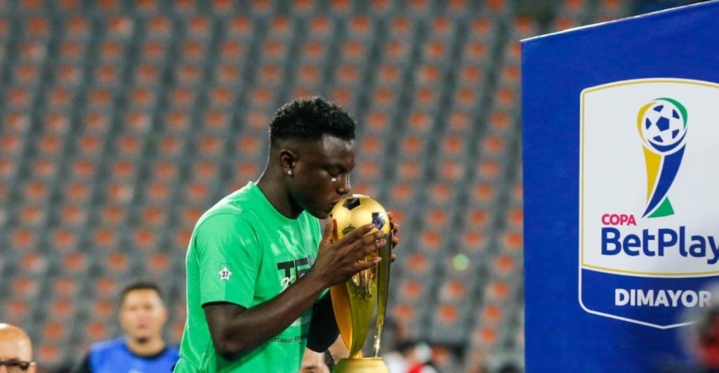 Cruces de Cifras por el Pase de Hinestroza que Interesa en la&nbsp;Ribera