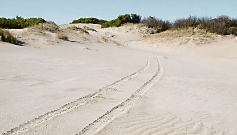 Una turista mendocina volcó en los médanos de Villa Gesell y evalúan cobrar el operativo de&nbsp;rescate