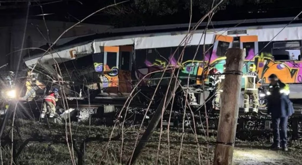 Se registró una nueva colisión ferroviaria en España con múltiples&nbsp;afectados